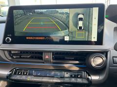 パノラミックビューモニター付きなので駐車が苦手な方でも安心です。 5