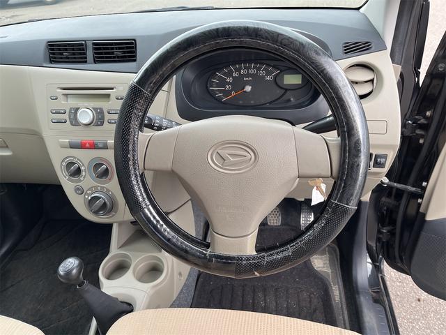 ミラ Ｘスペシャル　４ＷＤマニュアル　５速　キーレスエントリー　ＭＴ　盗難防止システム　ＡＢＳ　ＣＤ　アルミホイール　衝突安全ボディ　エアコン　パワーステアリング（3枚目）