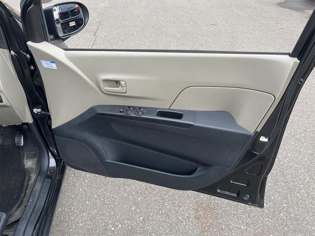 ミラ Ｘスペシャル　４ＷＤマニュアル　５速　キーレスエントリー　ＭＴ　盗難防止システム　ＡＢＳ　ＣＤ　アルミホイール　衝突安全ボディ　エアコン　パワーステアリング（8枚目）