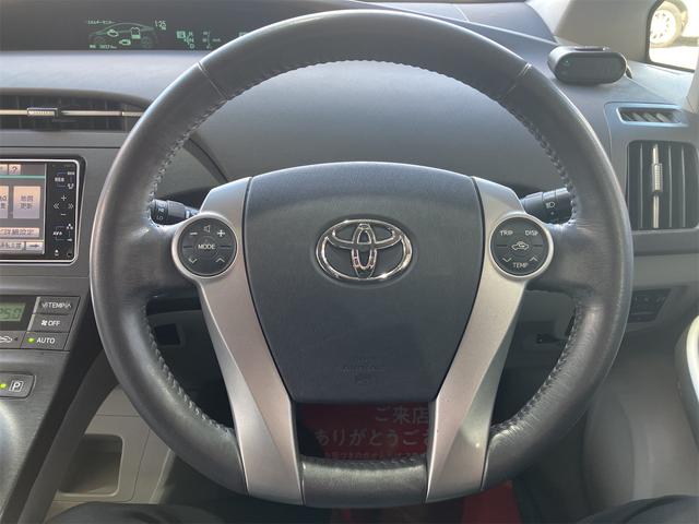 プリウス S ETC バックカメラ ナビ TV アルミホイール オートライト CVT スマートキー アイドリングストップ 電動格納ミラー 盗難防止システム CD ミュージックプレイヤー接続可 衝突安全ボディ ABS(3枚目)