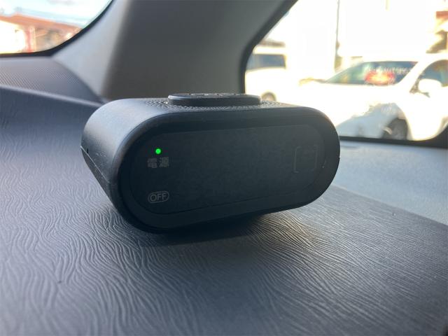プリウス S ETC バックカメラ ナビ TV アルミホイール オートライト CVT スマートキー アイドリングストップ 電動格納ミラー 盗難防止システム CD ミュージックプレイヤー接続可 衝突安全ボディ ABS(9枚目)