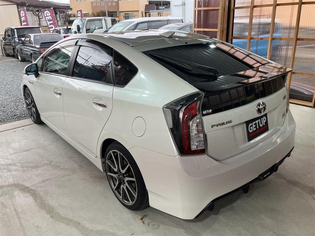 プリウス Ｓツーリングセレクション・Ｇ’ｓ　トヨタ純正ナビ＆フルセグＴＶ　ミラーリング機能　バックカメラ　Ｇ’ｓフルエアロ　ＥＴＣ　スマートキー　シャークアンテナ　オートライト（13枚目）