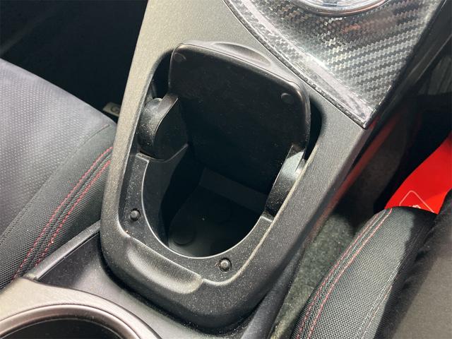 プリウス Ｓツーリングセレクション・Ｇ’ｓ　トヨタ純正ナビ＆フルセグＴＶ　ミラーリング機能　バックカメラ　Ｇ’ｓフルエアロ　ＥＴＣ　スマートキー　シャークアンテナ　オートライト（31枚目）