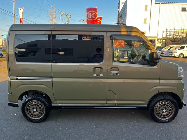 アトレー ＲＳ　ワンオーナー　買取直販　チョイアゲリフトアップ　アウトドアＬＯＯＫ　オープンカントリー　スタッドレスタイヤ付　グリルガード　ワークライト　スマートアシスト　両側パワースライドドア　シートカバー（52枚目）