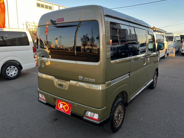 アトレー ＲＳ　ワンオーナー　買取直販　チョイアゲリフトアップ　アウトドアＬＯＯＫ　オープンカントリー　スタッドレスタイヤ付　グリルガード　ワークライト　スマートアシスト　両側パワースライドドア　シートカバー（55枚目）