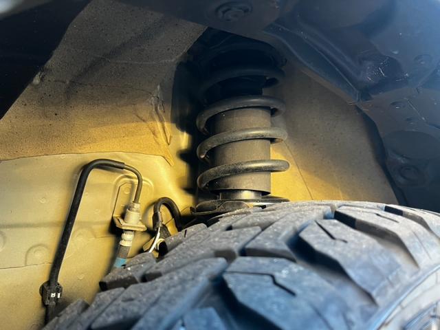 アトレー ＲＳ　ワンオーナー　買取直販　チョイアゲリフトアップ　アウトドアＬＯＯＫ　オープンカントリー　スタッドレスタイヤ付　グリルガード　ワークライト　スマートアシスト　両側パワースライドドア　シートカバー（58枚目）