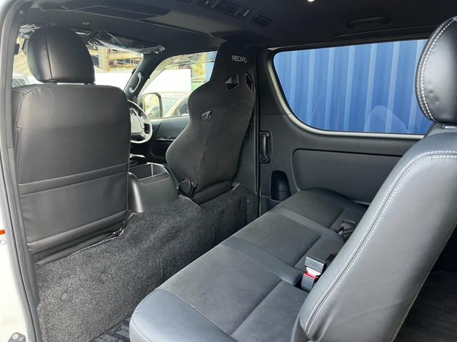 ハイエースバン スーパーＧＬ　ダークプライムＩＩ　ワンオーナー４ＷＤ寒冷地仕様　ＢＩＧ－Ｘナビ　レカロ　純正エンジンスターター　Ｇｅｎｂ足回りローダウン　フルエアロ　リアスポイラー　クルーズコントロール　ドラレコ　フロア　スピーカー＆ツィーター（43枚目）