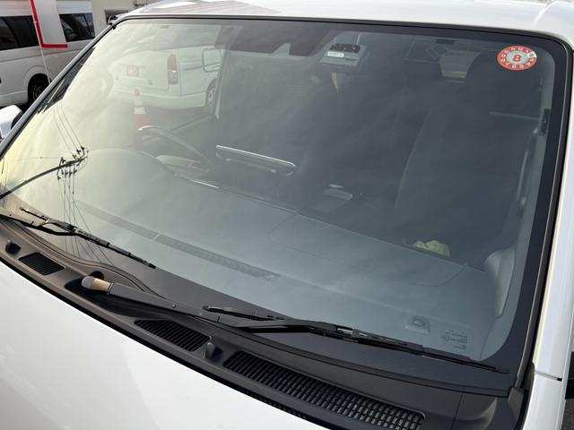 ハイエースバン スーパーＧＬ　ダークプライムＩＩ　ワンオーナー４ＷＤ寒冷地仕様　ＢＩＧ－Ｘナビ　レカロ　純正エンジンスターター　Ｇｅｎｂ足回りローダウン　フルエアロ　リアスポイラー　クルーズコントロール　ドラレコ　フロア　スピーカー＆ツィーター（70枚目）