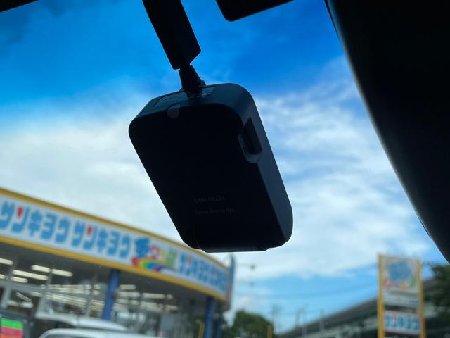 カスタム RS ハイパーSAIII 夏タイヤ新品交換 純正8インチメモリーナビ DVD再生 フルセグテレビ ブルートゥース ETC シートヒーター Fドラレコ オートハイビーム LEDオートライト ステアリングスイッチ 全方位カメラ(6枚目)