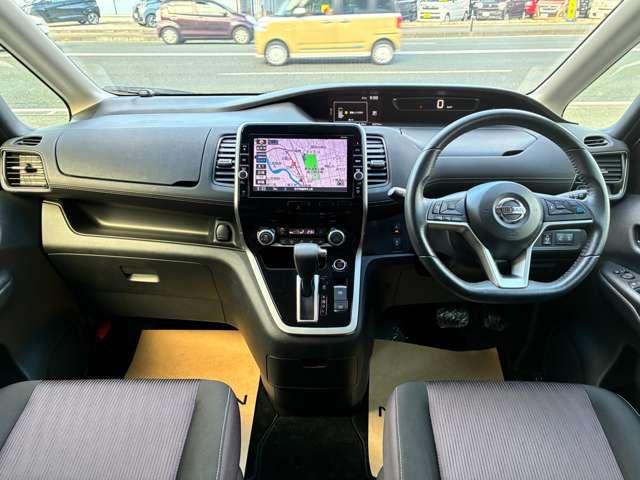 セレナ ２．０　ハイウェイスター　プロパイロット　エディション　４ＷＤ　純正９インチナビ　後席モニター　プロパイ（3枚目）