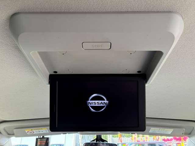 セレナ ２．０　ハイウェイスター　プロパイロット　エディション　４ＷＤ　純正９インチナビ　後席モニター　プロパイ（6枚目）