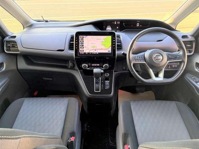 セレナ ２．０　ハイウェイスター　Ｖ　４ＷＤ　プロパイロット　純正９インチナビ（3枚目）