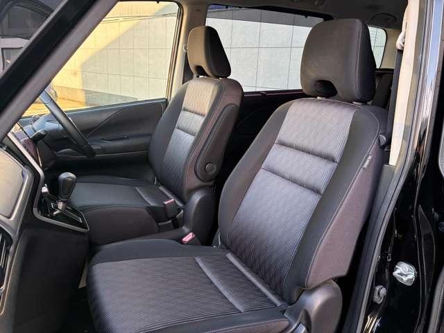 セレナ ２．０　ハイウェイスター　Ｖ　４ＷＤ　プロパイロット　純正９インチナビ（9枚目）