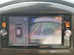 【アラウンドビューモニター】上空から見下ろしているかのような映像で駐車をサポート。安心です。 5