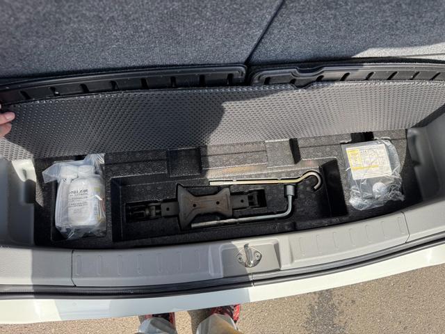 ワゴンR FX 90531km 4WD AC PS PW SRSエアバック ABS キーレスキー シートヒーター 盗難防止システム 衝突安全ボディ ベンチシート フルフラット CD 取扱説明書 社外アルミホイール(17枚目)