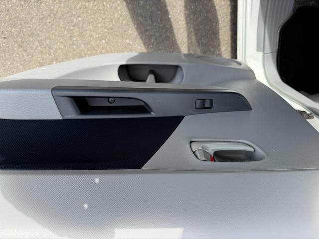 ワゴンR FX 90531km 4WD AC PS PW SRSエアバック ABS キーレスキー シートヒーター 盗難防止システム 衝突安全ボディ ベンチシート フルフラット CD 取扱説明書 社外アルミホイール(28枚目)