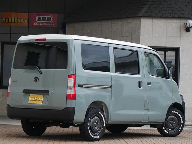 タウンエースバン ＧＬ　ベッドキット付き　車中泊　オールペイント（18枚目）