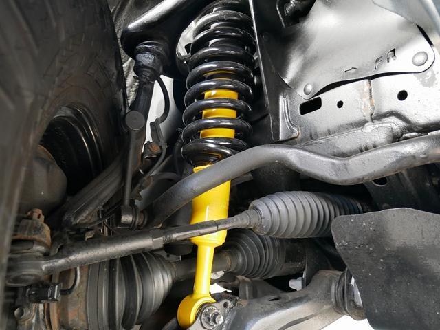 TX 中古車金利1.9パーセント TX 2.7Lガソリン 7人乗り 2インチUP オールドマンエミューコイル&ショック新品 グリルガード RHINOフラットラック NITTOトレイルグラップラーMT ブラッ(10枚目)