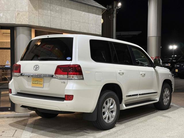 ランドクルーザー AX Gセレクション 走行2万キロ台 フルノーマル エアロステップ サイドメッキモール 純正18インチAW 純正フルセグナビ バックカメラ トヨタセーフティセンス レーダークルーズコントロール ベージュ内装(3枚目)