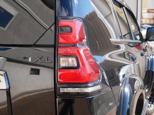 ランドクルーザープラド TX Lパッケージ・ブラックエディション 2インチリフトアップ BFグッドリッチMTタイヤ MKW M204ブラックキャット17インチAW 50mmワイドオーバーフェンダー TOYOTAロゴグリル カロッツェリア9インチフルセグナビ バックカ(10枚目)