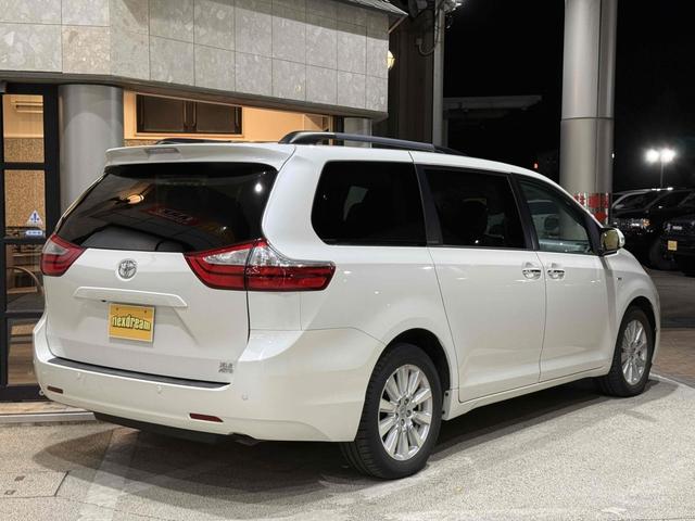 シエナ XLE グレー内装 ウインカー付き電動格納ドアミラー 純正18インチAW サンルーフ スマートキー&プッシュスタート 両側パワースライドドア&パワーバックドア ALPINE9インチフルセグナビ フリップダウン(3枚目)