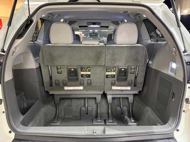 シエナ XLE グレー内装 ウインカー付き電動格納ドアミラー 純正18インチAW サンルーフ スマートキー&プッシュスタート 両側パワースライドドア&パワーバックドア ALPINE9インチフルセグナビ フリップダウン(11枚目)