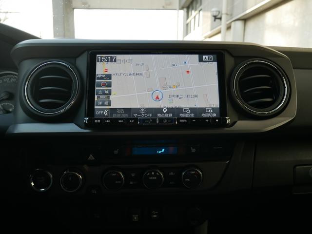 タコマ ダブルキャブ　ＴＲＤオフロード　リフトアップ　ＢＦグッドリッチＡＴ　ＭＥＴＨＯＤ　ＭＲ３０５　１６インチＡＷ　ＰＲＩＮＳＵルーフラック　ＬＥＥＲシャッター式トノカバー　ＡＬＰＩＮＥフルセグナビ　バックカメラ　トヨタセーフティセンス　（14枚目）