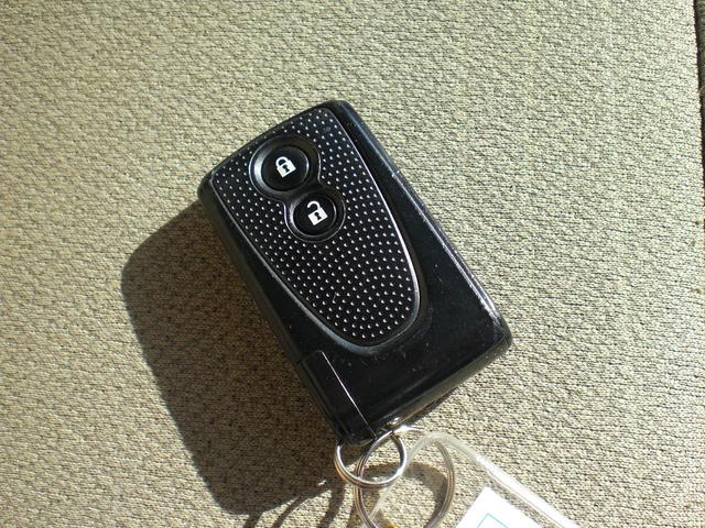 ムーヴ Ｘリミテッド　車検２年　ナビ　ＴＶ　ＣＤ　プッシュスタート　電動格納ミラー　内外装クリーニング済（16枚目）