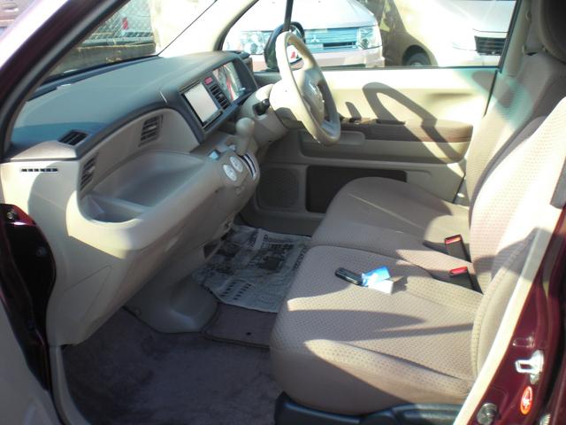 ライフ 車検2年 4WD車 バックカメラ 電動格納ミラー オートエアコン ナビ ワンセグTV CD DVD再生 Bluetooth ETC スマートキー 内外装クリーニング済(8枚目)