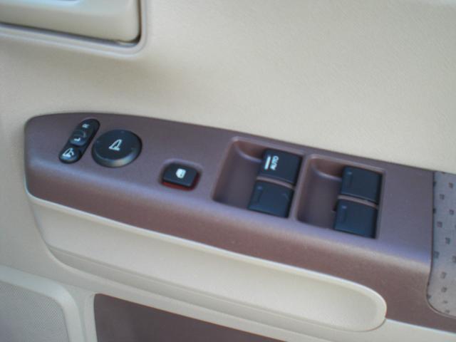 ライフ 車検2年 4WD車 バックカメラ 電動格納ミラー オートエアコン ナビ ワンセグTV CD DVD再生 Bluetooth ETC スマートキー 内外装クリーニング済(12枚目)