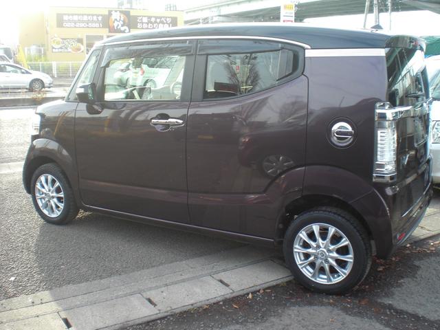 Ｎ－ＢＯＸスラッシュ Ｘ　車検２年　４ＷＤ　衝突被害軽減ブレーキ　プッシュスタート　電格ミラー　オートクルーズ　シートヒーター　ステアリングヒーター　ナビ　フルセグ　ＣＤ　ＤＶＤ　ＥＴＣ　スタットレ　スマートキー　社外アルミ（4枚目）