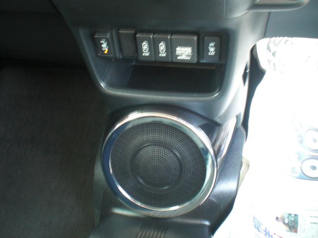 Ｎ－ＢＯＸスラッシュ Ｘ　車検２年　４ＷＤ　衝突被害軽減ブレーキ　プッシュスタート　電格ミラー　オートクルーズ　シートヒーター　ステアリングヒーター　ナビ　フルセグ　ＣＤ　ＤＶＤ　ＥＴＣ　スタットレ　スマートキー　社外アルミ（18枚目）