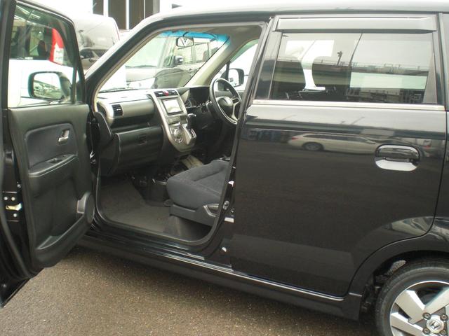 ゼストスパーク Ｗ　車検２年　ワンセグ＆ＤＶＤ視聴可　ナビ　スマートキー　１４インチ純正アルミ　内外装クリーニング済（9枚目）