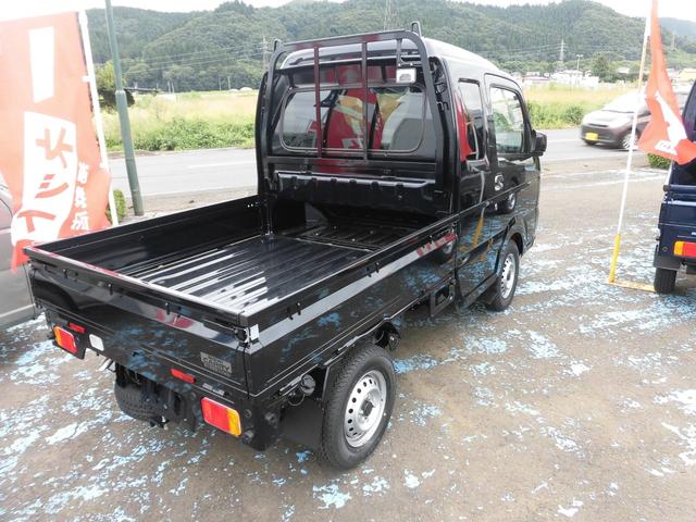 スーパーキャリイ Ｘ　４ＷＤ　届出済み未使用車　セーフティサポート付き　ＡＴ車　キーレス　エアコン　パワステ　パワーウィンドウ　スペアタイヤ　フォグランプ（6枚目）