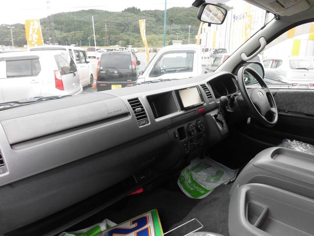ハイエースワゴン ＧＬ　４ＷＤ　ナビ　バックカメラ　ＥＴＣ　フリップダウンモニター　パワースライドドア　オートライト　ロッドホルダー　エアコン　パワステ（8枚目）