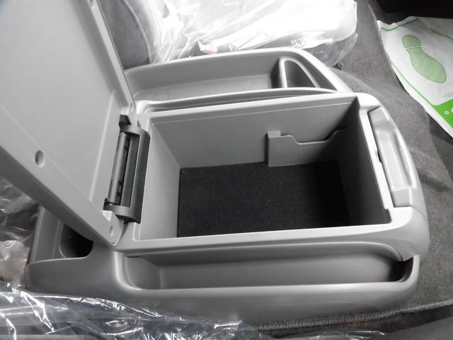 ハイエースワゴン ＧＬ　４ＷＤ　ナビ　バックカメラ　ＥＴＣ　フリップダウンモニター　パワースライドドア　オートライト　ロッドホルダー　エアコン　パワステ（13枚目）