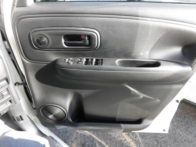 ワゴンＲスマイル ハイブリッドＳ　４ＷＤ　届出済み未使用車　セーフティサポート付き　ツートンカラー　左側パワースライドドア　プッシュスタート　オートライト　オートエアコン　パワステ（33枚目）