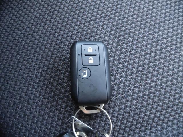 ワゴンＲスマイル ハイブリッドＳ　４ＷＤ　届出済み未使用車　セーフティサポート付き　ツートンカラー　左側パワースライドドア　プッシュスタート　オートライト　オートエアコン　パワステ（39枚目）