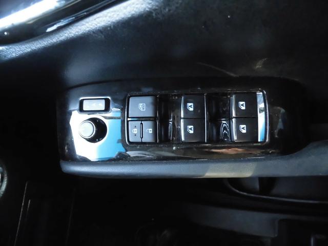 ヴェルファイア 2.5Z 4WD 純正ナビ バックカメラ ETC 両側パワースライドドア 7人乗り オートライト オートエアコン フリップダウンモニター(28枚目)