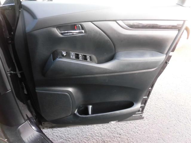 ヴェルファイア 2.5Z 4WD 純正ナビ バックカメラ ETC 両側パワースライドドア 7人乗り オートライト オートエアコン フリップダウンモニター(29枚目)