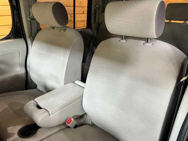 キューブ １５Ｘ　ＦＯＵＲ　４ＷＤ（切替式）／禁煙車／プッシュスタート式／純正ナビ／Ｂｌｕｅｔｏｏｔｈ接続／バックカメラ／電動格納ミラー／エアコン／パワーウィンドウ／運転席・助手席エアバッグ／記録簿（31枚目）