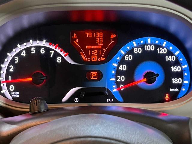 キューブ １５Ｘ　ＦＯＵＲ　４ＷＤ（切替式）／禁煙車／プッシュスタート式／純正ナビ／Ｂｌｕｅｔｏｏｔｈ接続／バックカメラ／電動格納ミラー／エアコン／パワーウィンドウ／運転席・助手席エアバッグ／記録簿（35枚目）