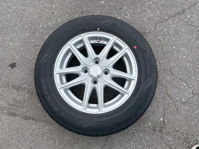 ヤリス Ｘ　禁煙車／４ＷＤ／寒冷地仕様／スタッドレス付属／セーフティセンス／衝突被害軽減ブレーキ／純正ナビ／バックカメラ／ＵＳＢ電源／オートハイビーム／レーンアシスト（6枚目）