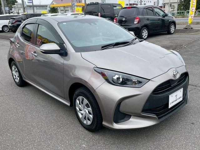 ヤリス Ｘ　禁煙車／４ＷＤ／寒冷地仕様／スタッドレス付属／セーフティセンス／衝突被害軽減ブレーキ／純正ナビ／バックカメラ／ＵＳＢ電源／オートハイビーム／レーンアシスト（50枚目）