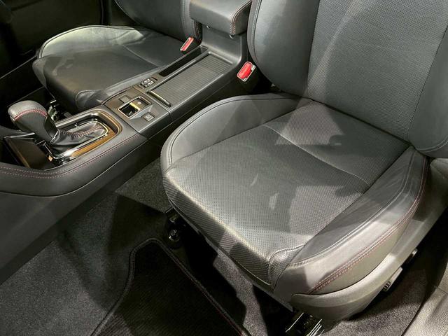 ＷＲＸ Ｓ４ ２．０ＧＴ－Ｓアイサイト　禁煙車／後期モデル／スタッドレス付属／エンジンスターター／純正８型ナビ／Ｂｌｕｅｔｏｏｔｈ接続／ブラインドスポットモニター／ＵＳＢ電源／ＥＴＣ２．０／クリアランスソナー／ＲＡＹＳ１８インチ鍛造ホイール（31枚目）