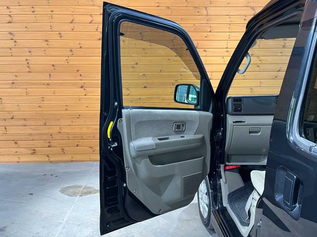 アトレーワゴン カスタムターボＲ　４ＷＤ／ターボ／両側スライドドア／オートエアコン／パワーウィンドウ／エアバッグ／パワーステアリング／純正ＣＤオーディオ／キーレスエントリー／リアワイパー（28枚目）