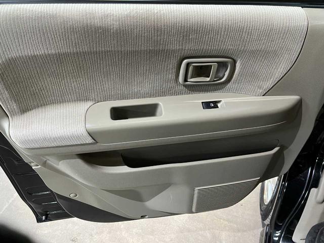 アトレーワゴン カスタムターボＲ　４ＷＤ／ターボ／両側スライドドア／オートエアコン／パワーウィンドウ／エアバッグ／パワーステアリング／純正ＣＤオーディオ／キーレスエントリー／リアワイパー（29枚目）