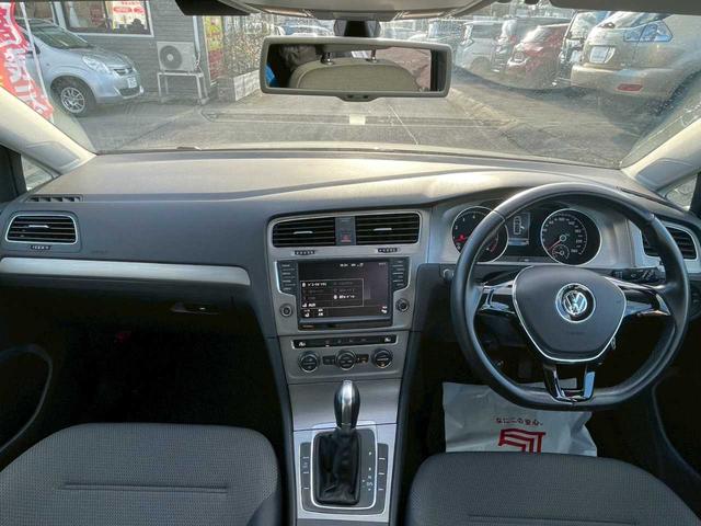 ゴルフヴァリアント ＴＳＩコンフォートラインブルーモーションテクノロジー　保証書／スタッドレス付属／純正ナビ／Ｂｌｕｅｔｏｏｔｈ接続／ＥＴＣ／ルーフレール／オートライト／アイドリングストップ／キーレスエントリー／純正アルミ（3枚目）