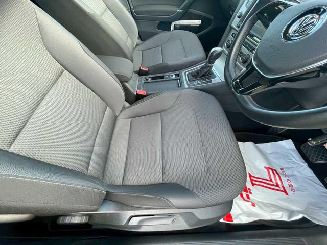 ゴルフヴァリアント ＴＳＩコンフォートラインブルーモーションテクノロジー　保証書／スタッドレス付属／純正ナビ／Ｂｌｕｅｔｏｏｔｈ接続／ＥＴＣ／ルーフレール／オートライト／アイドリングストップ／キーレスエントリー／純正アルミ（27枚目）