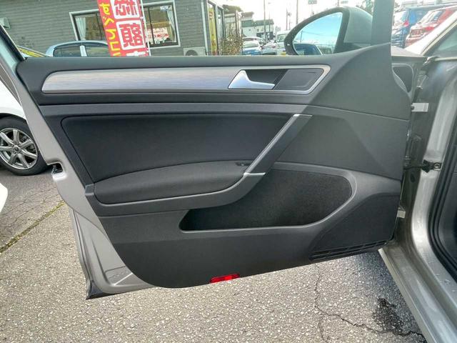 ゴルフヴァリアント ＴＳＩコンフォートラインブルーモーションテクノロジー　保証書／スタッドレス付属／純正ナビ／Ｂｌｕｅｔｏｏｔｈ接続／ＥＴＣ／ルーフレール／オートライト／アイドリングストップ／キーレスエントリー／純正アルミ（36枚目）